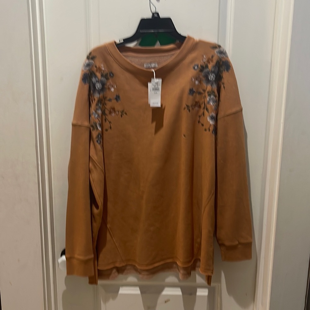 American Eagle sweatshirt with flowers size XL